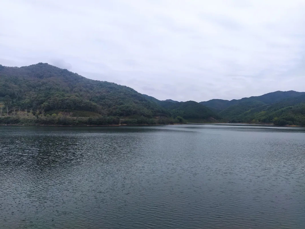 10.24 登山寻宝  精华股份社团组织户外体验活动(图1)