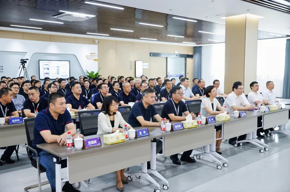 劳模工匠学堂｜精华股份开启技能人才培养新篇章(图1)