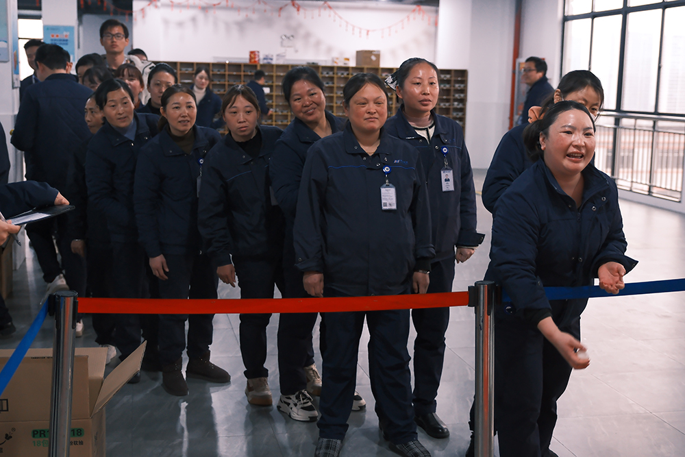 品八方风味，享元宵喜乐 | 公司成功举办特产分享及元宵节活动 品八方风味，享元宵喜乐。2月12日，传统元宵佳节，公司在食堂精心组织了“吃汤圆、赏花灯、品特产、投球赢奖品”等一系列元宵活动，节日氛围浓厚(图10)