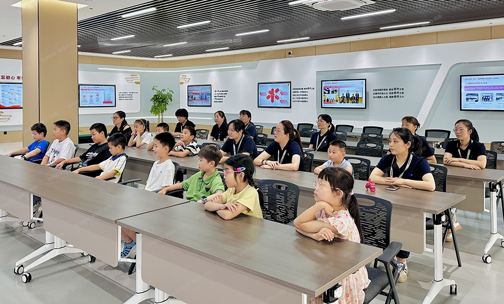 精华股份2025年暑期候鸟托管班温馨开班(图1)