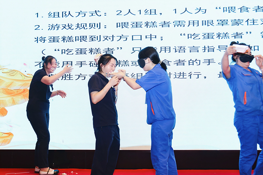 双精聚智庆中秋,共叙团圆话未来  精成车业 & 精华股份2025年中秋团圆宴圆满举行(图7) 双精聚智庆中秋,共叙团圆话未来  精成车业 & 精华股份2025年中秋团圆宴圆满举行(图7)