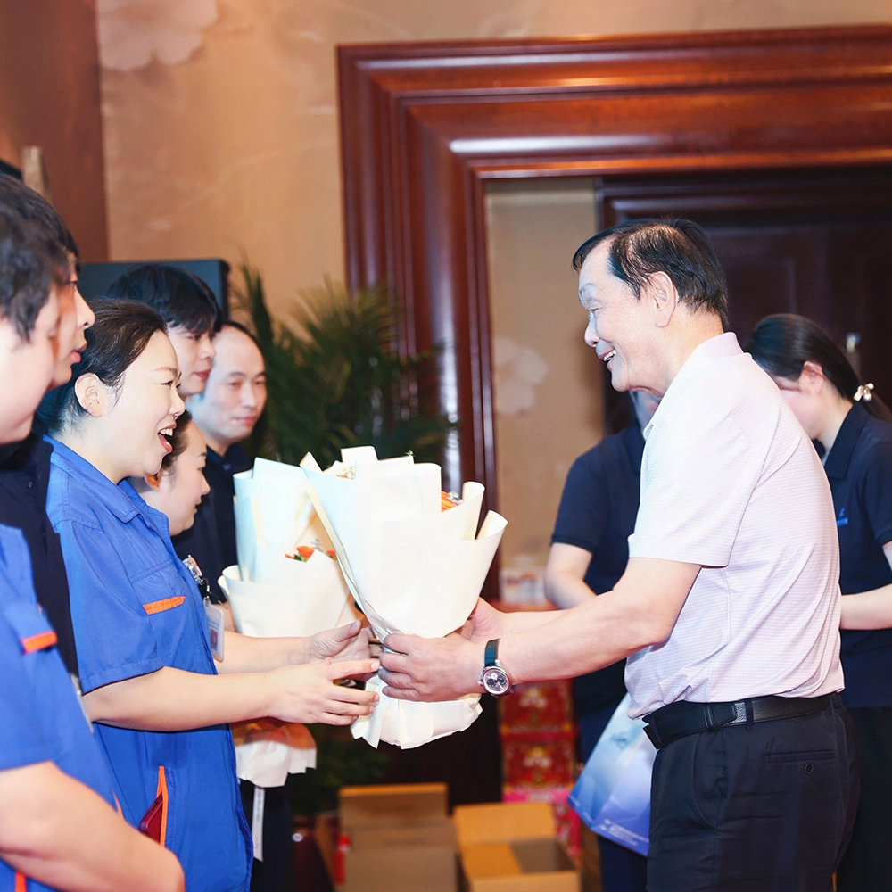 双精聚智庆中秋,共叙团圆话未来  精成车业 & 精华股份2025年中秋团圆宴圆满举行(图10) 双精聚智庆中秋,共叙团圆话未来  精成车业 & 精华股份2025年中秋团圆宴圆满举行(图10)