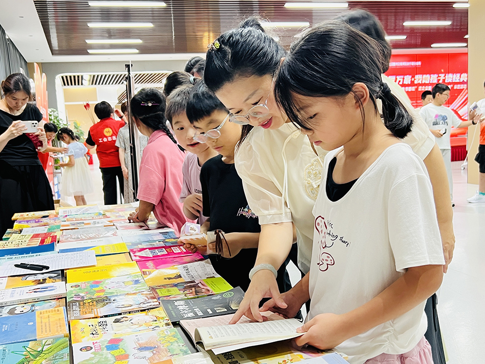 宁波2026年“思政妙旅・金色书香线”示范活动在我司圆满举办(图8) 宁波2026年“思政妙旅・金色书香线”示范活动在我司圆满举办(图8)