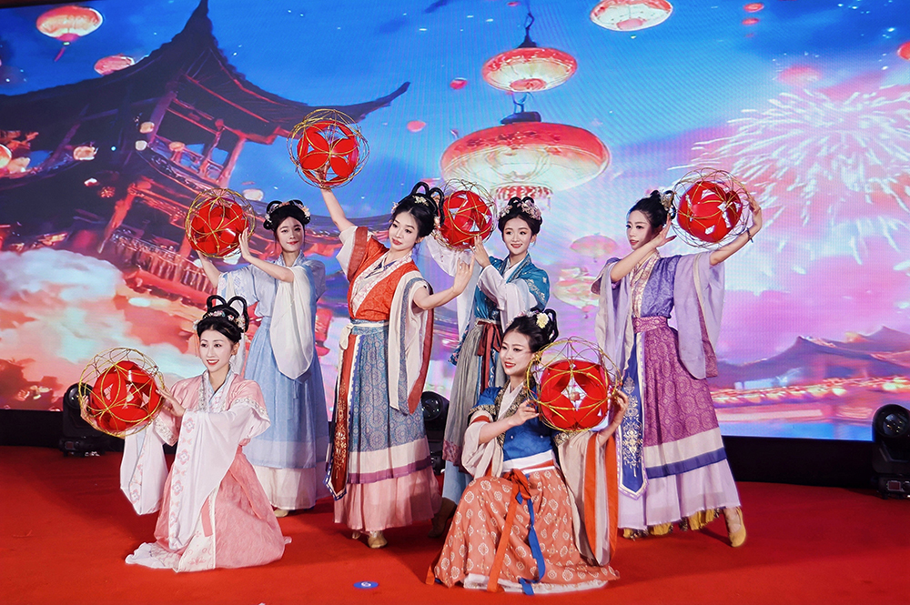 双精聚智 月满同行 | 2026宁波精成车业、精华股份中秋团圆宴圆满举行(图6) 双精聚智 月满同行 | 2026宁波精成车业、精华股份中秋团圆宴圆满举行(图6)